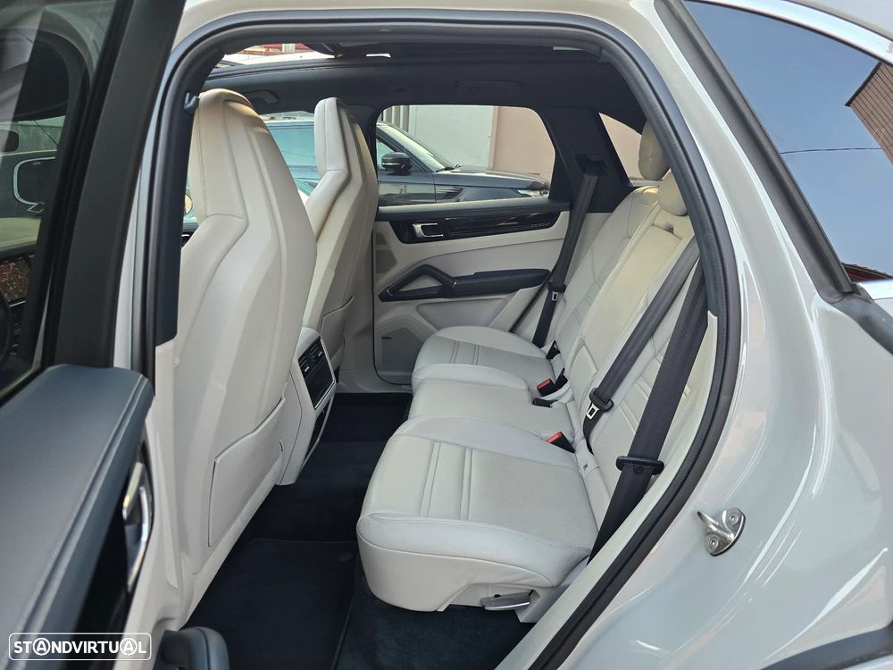 Porsche Cayenne E-Hybrid - 34