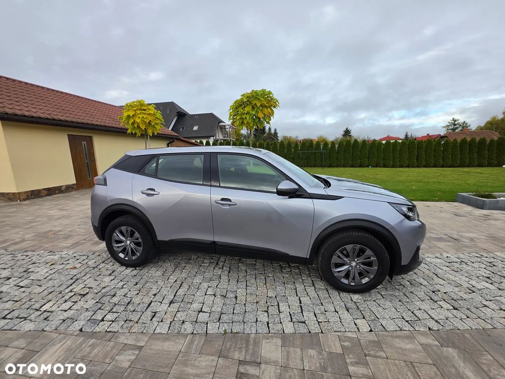 Peugeot 2008 1.2 Pure Tech Allure S&S - 12