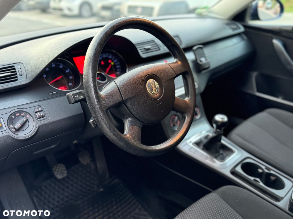 Volkswagen Passat - 22