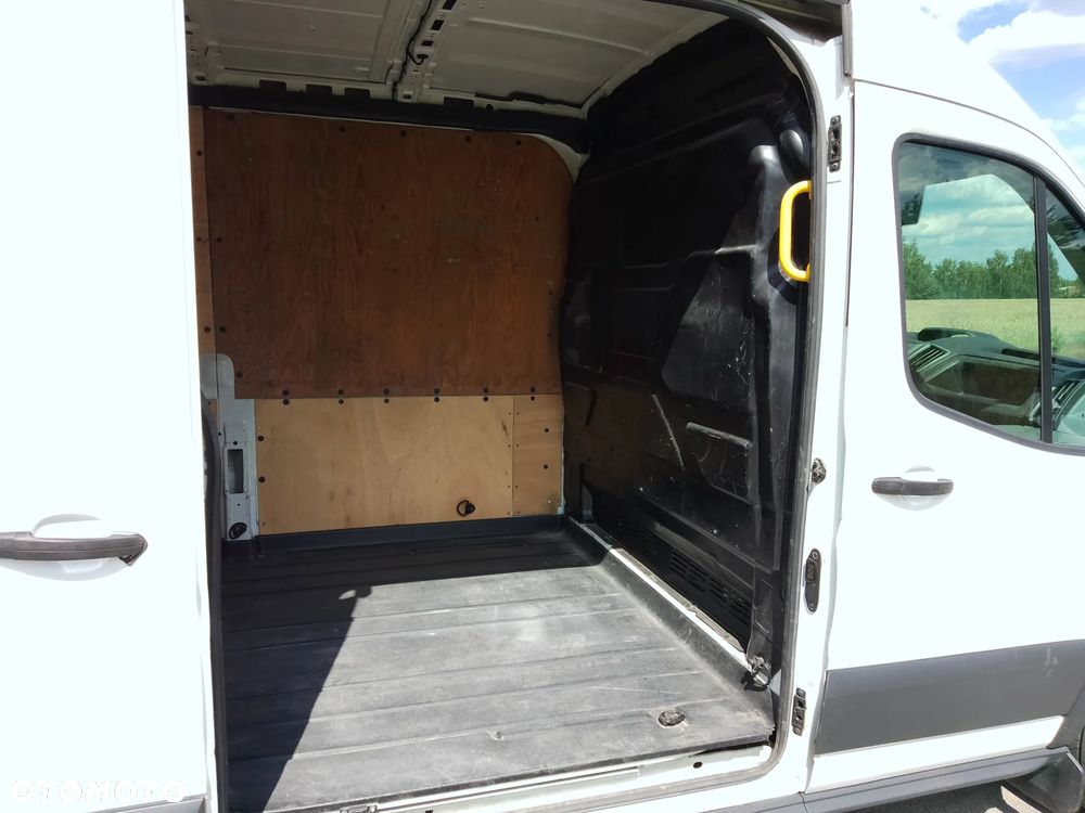 Ford Transit - 25
