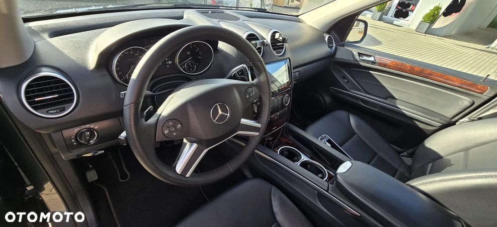 Mercedes-Benz ML 500 4-Matic - 8