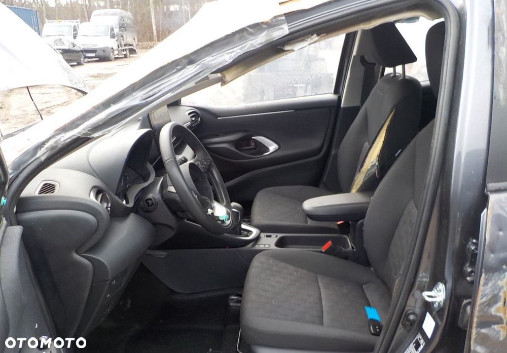 Toyota Yaris - 24