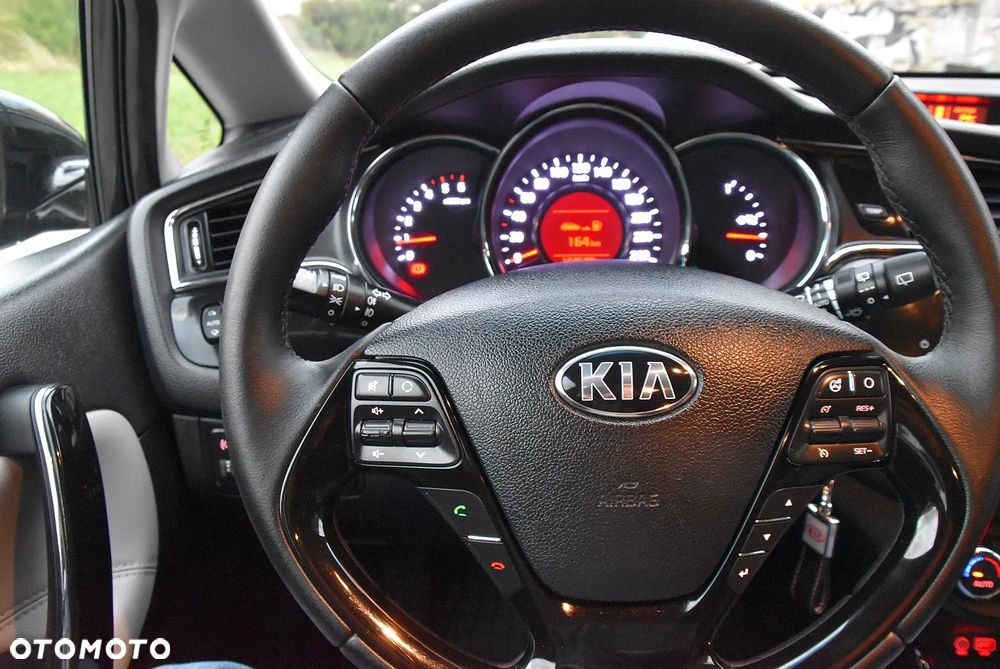 Kia Ceed - 25