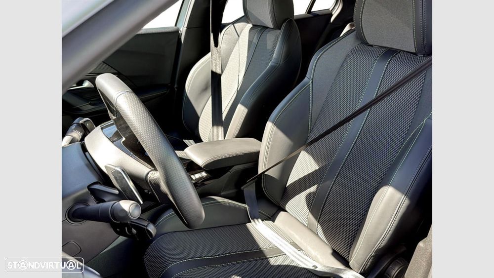 Peugeot 2008 1.2 Hybrid GT e-DCS6 - 12
