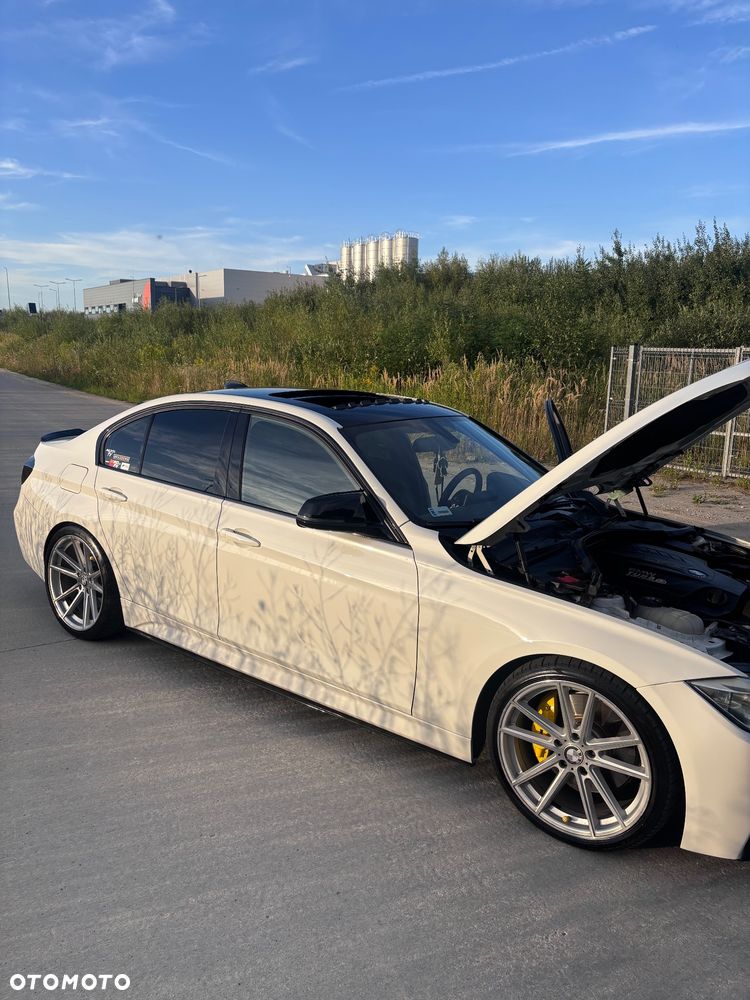 BMW Seria 3 335i xDrive Sport Line - 4