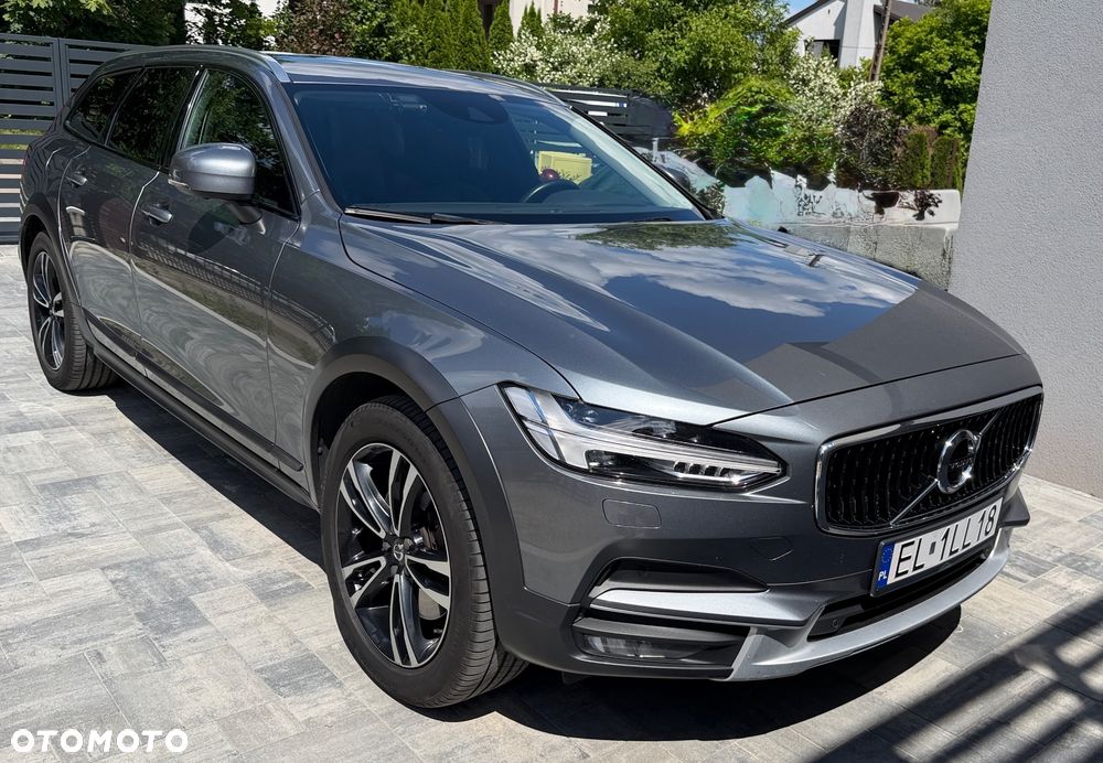 Volvo V90 D5 AWD Momentum - 1