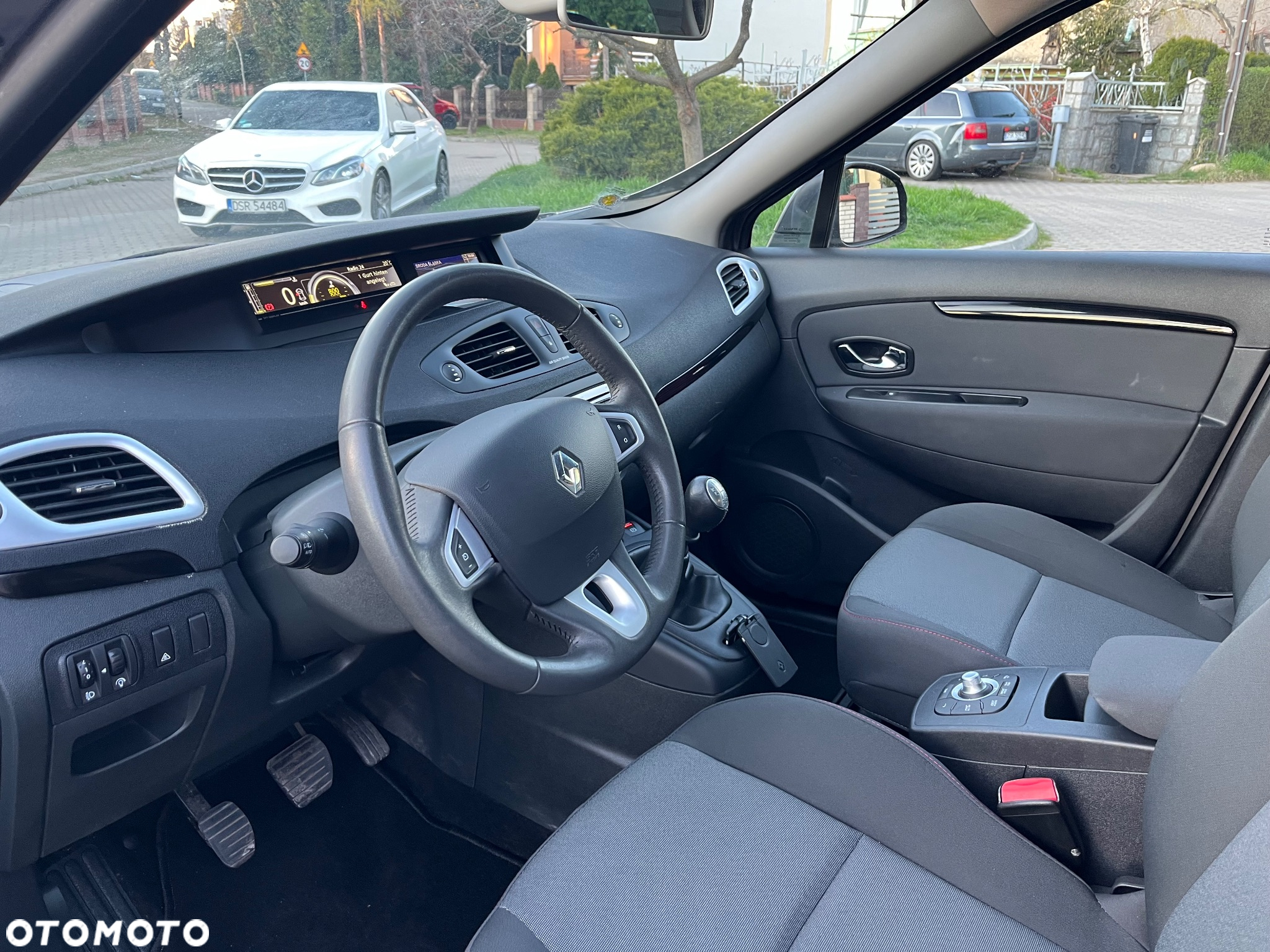 Renault Grand Scenic 1.6 16V 110 Paris - 12