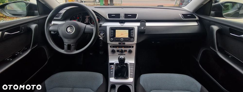 Volkswagen Passat 1.6 TDI Comfortline - 6