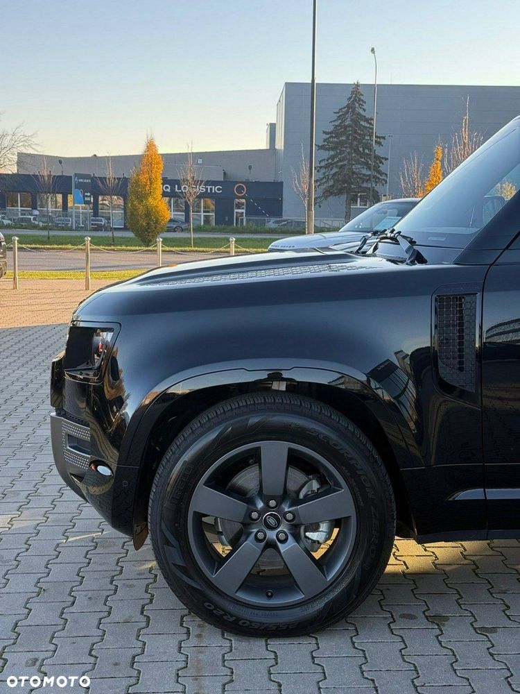 Land Rover Defender - 5