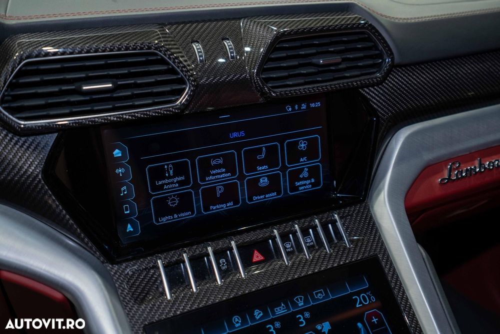 Lamborghini URUS - 30