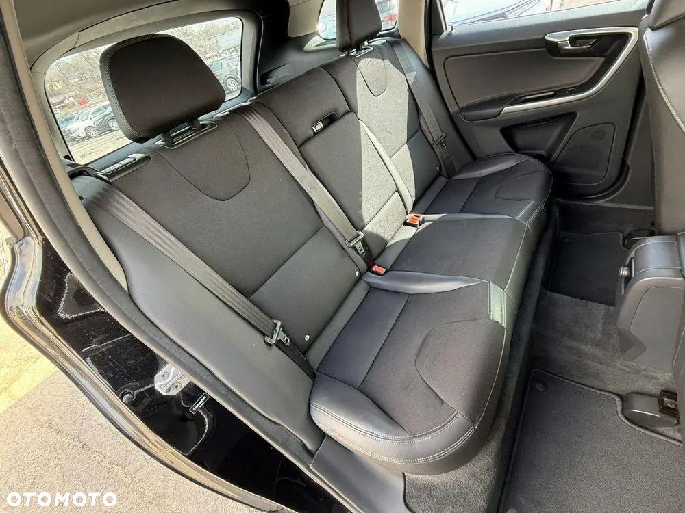 Volvo XC 60 T5 Momentum - 11