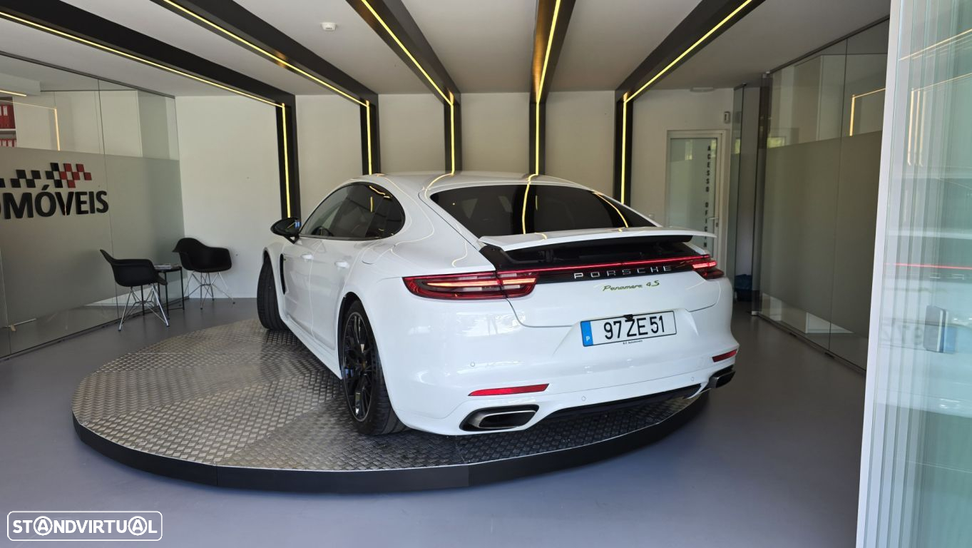 Porsche Panamera 4 E-Hybrid - 13
