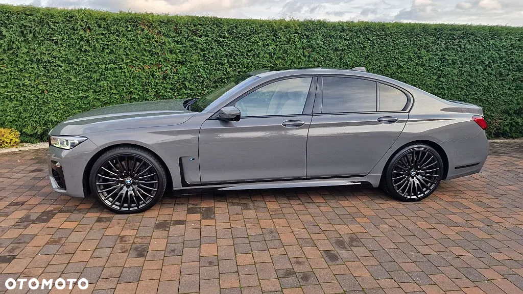 BMW Seria 7 750i xDrive sport - 8
