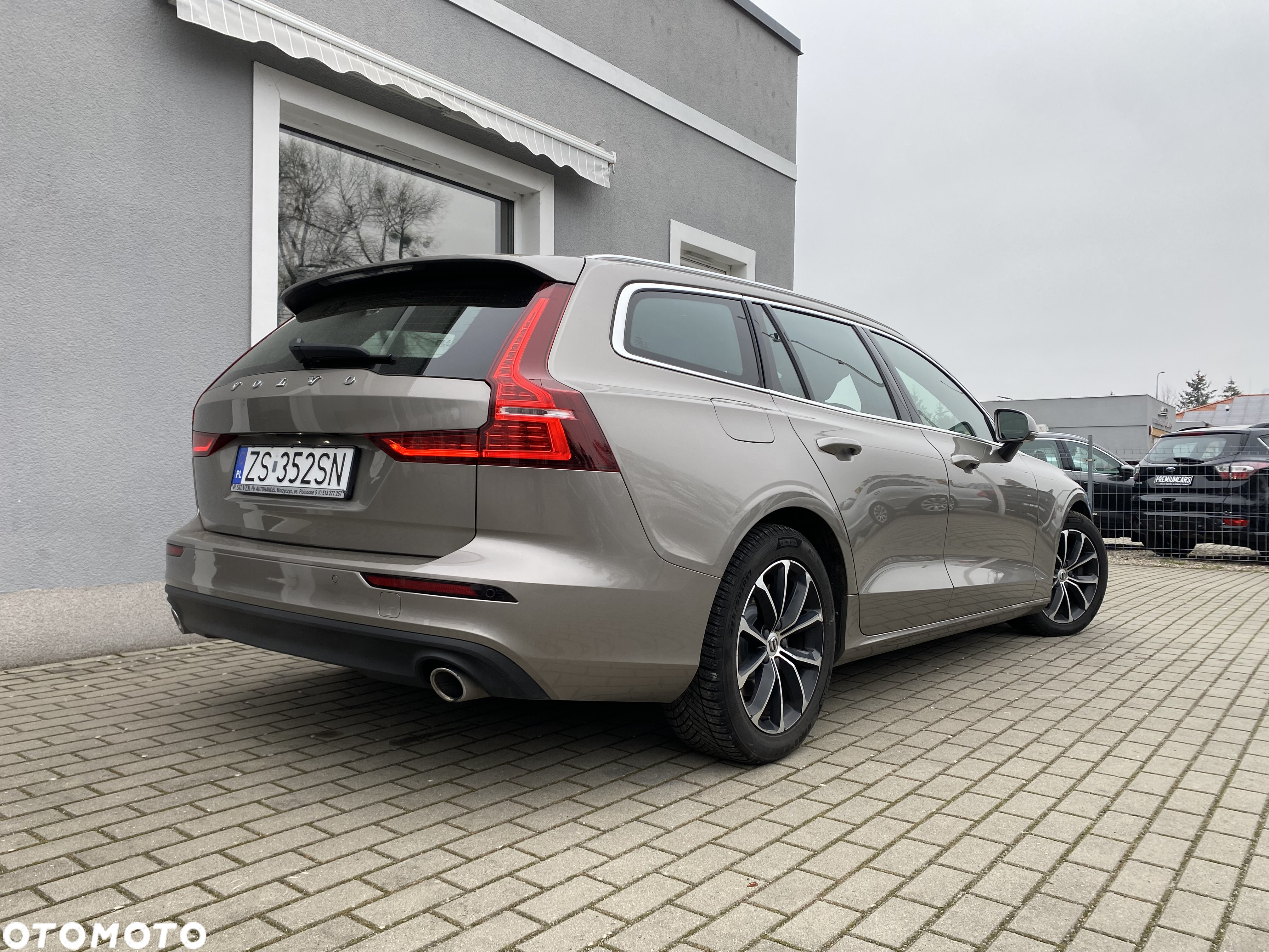 Volvo V60 D4 Geartronic Momentum Pro - 4