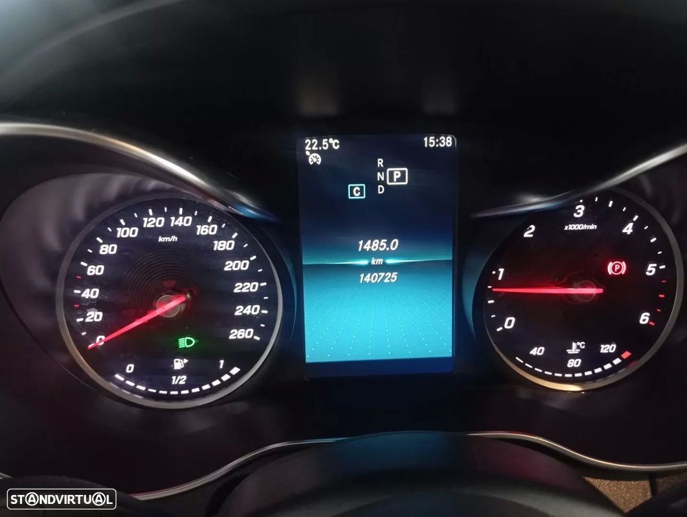 Mercedes-Benz C 220 d AMG Line — fotografia 35