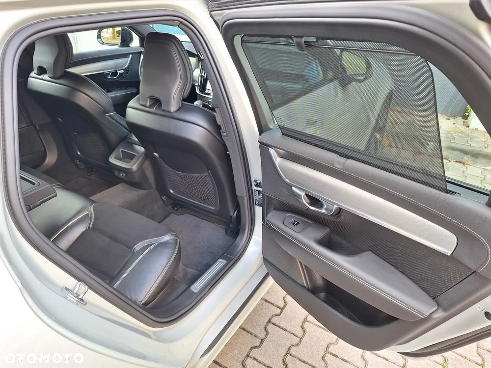 Volvo V90 D4 R-Design - 23
