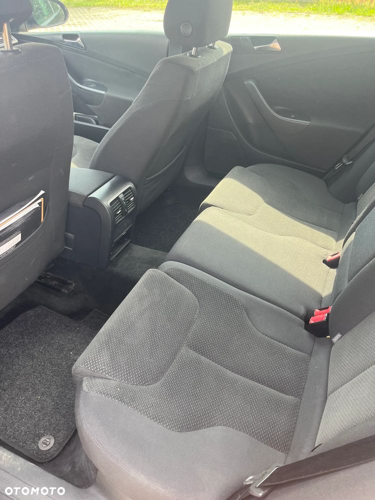 Volkswagen Passat 1.9 TDI Comfortline - 21
