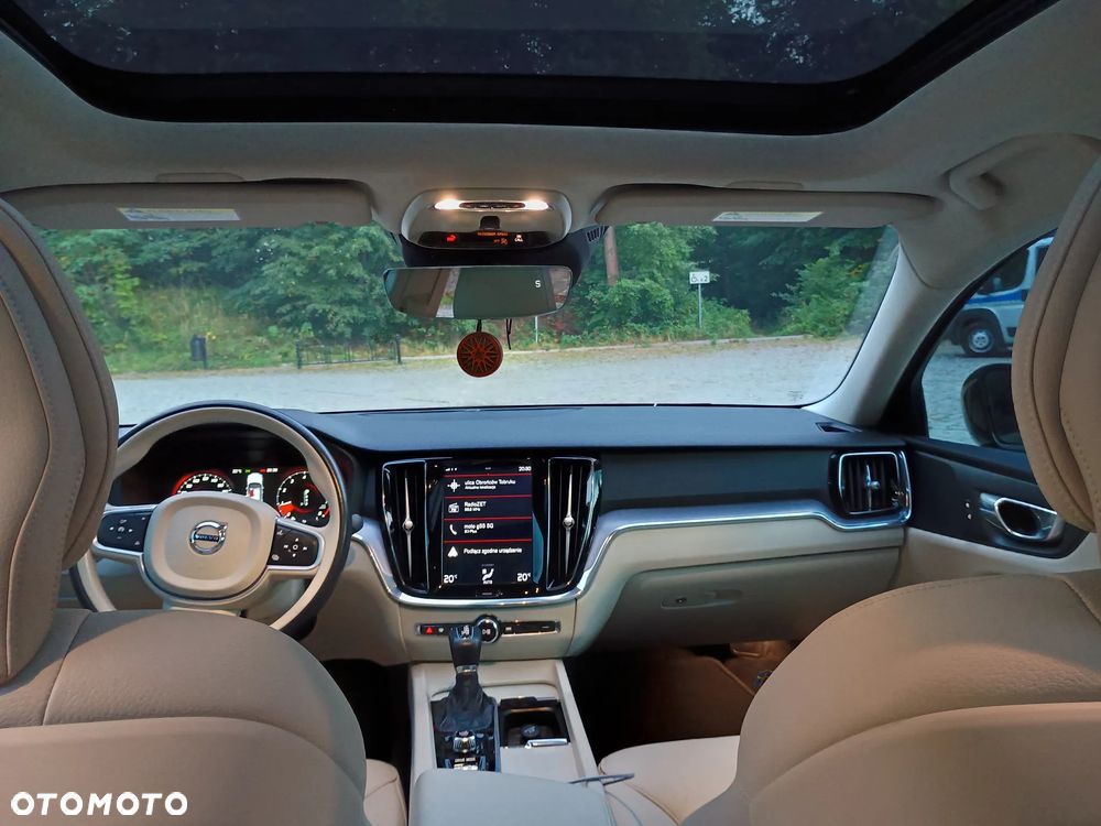 Volvo S60 T5 Momentum Pro - 8