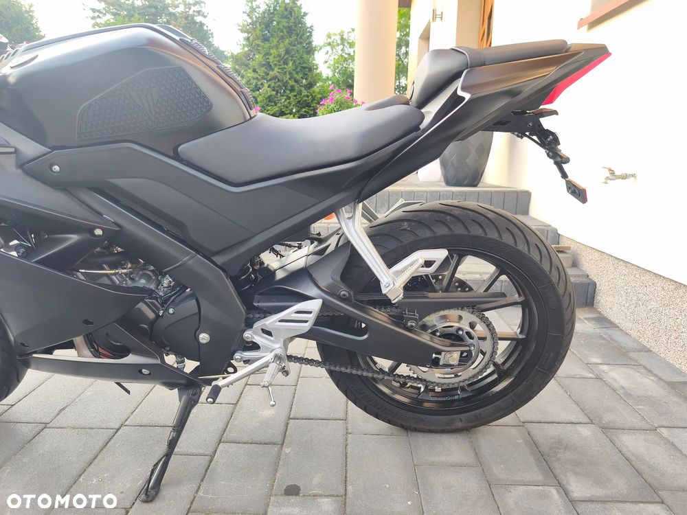Yamaha YZF - 17