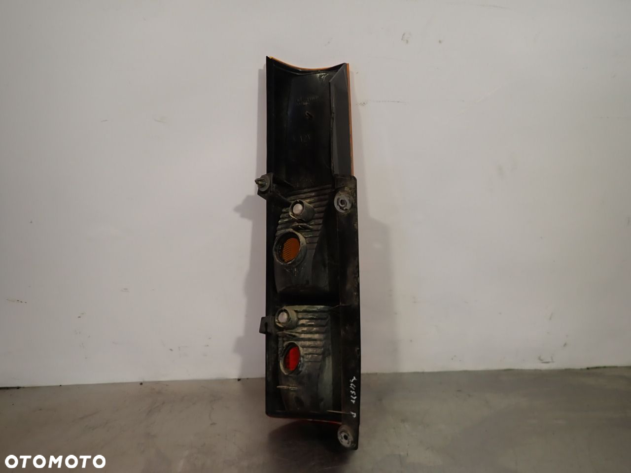 LAMPA PRAWA TYLNA SUBARU JUSTY III - 2
