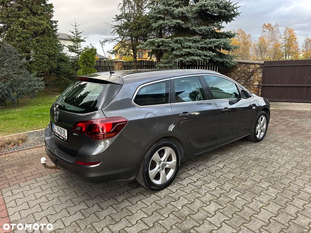 Opel Astra 2.0 CDTI DPF SportsTourer Edition - 4