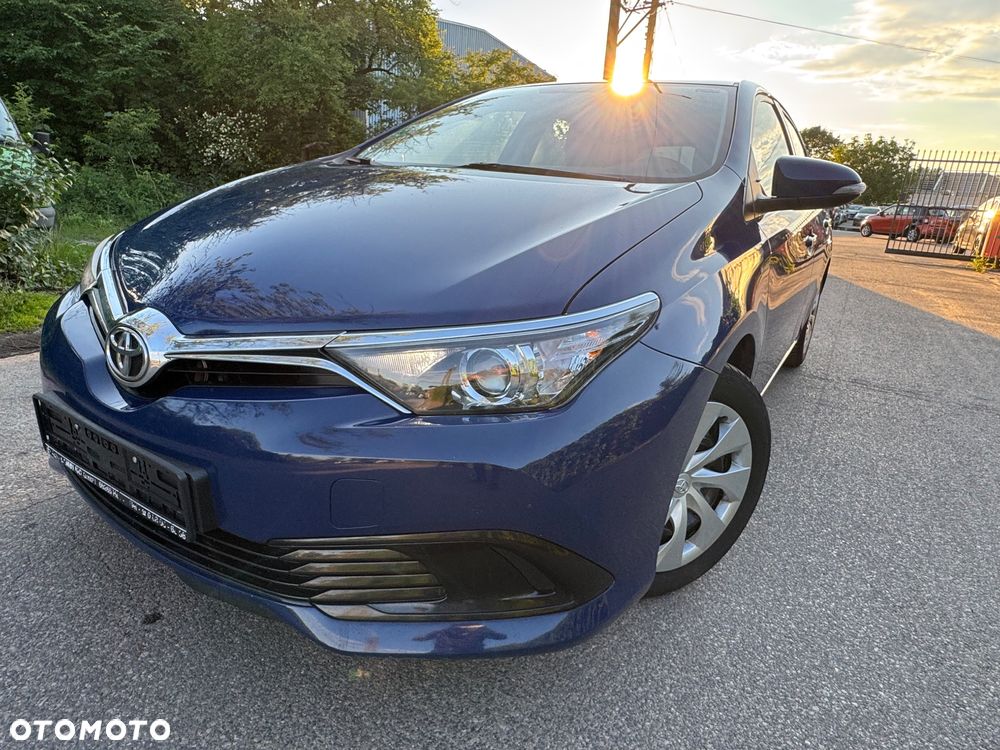 Toyota Auris 1.33 Dual-VVT-i Design Edition - 8