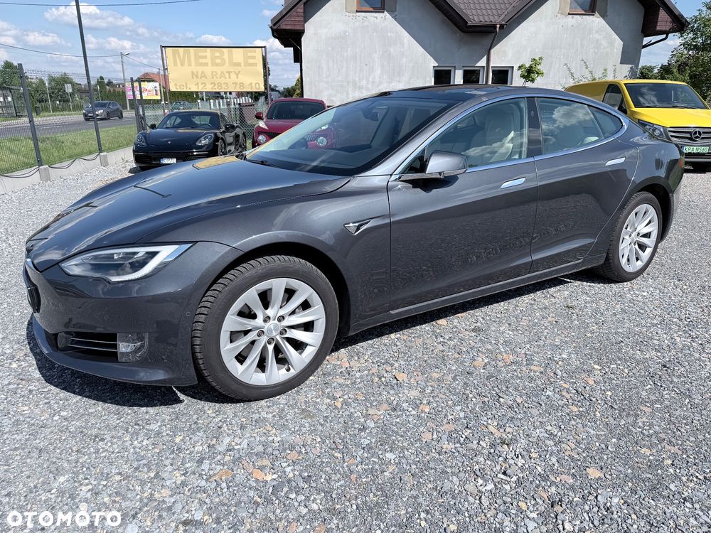 Tesla Model S - 13
