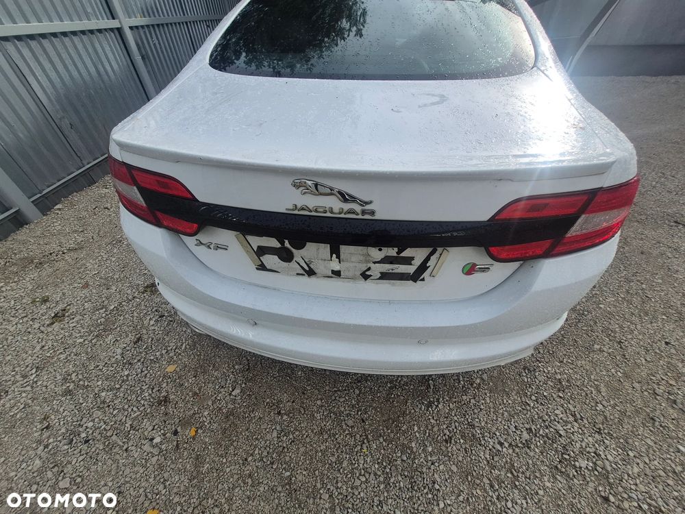 Klapa tylna jaguar xf x250 lift kompletna z kamerą kolor NER