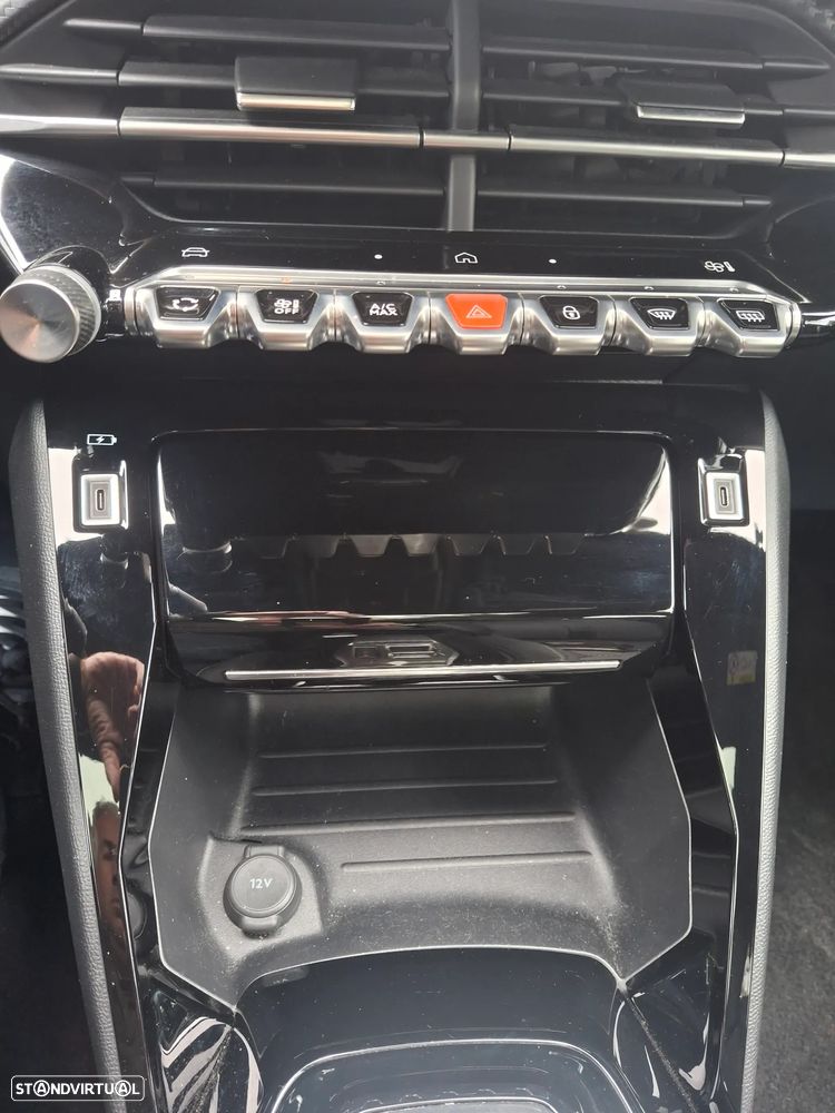 Peugeot 2008 1.2 PureTech GT Line EAT8 - 20