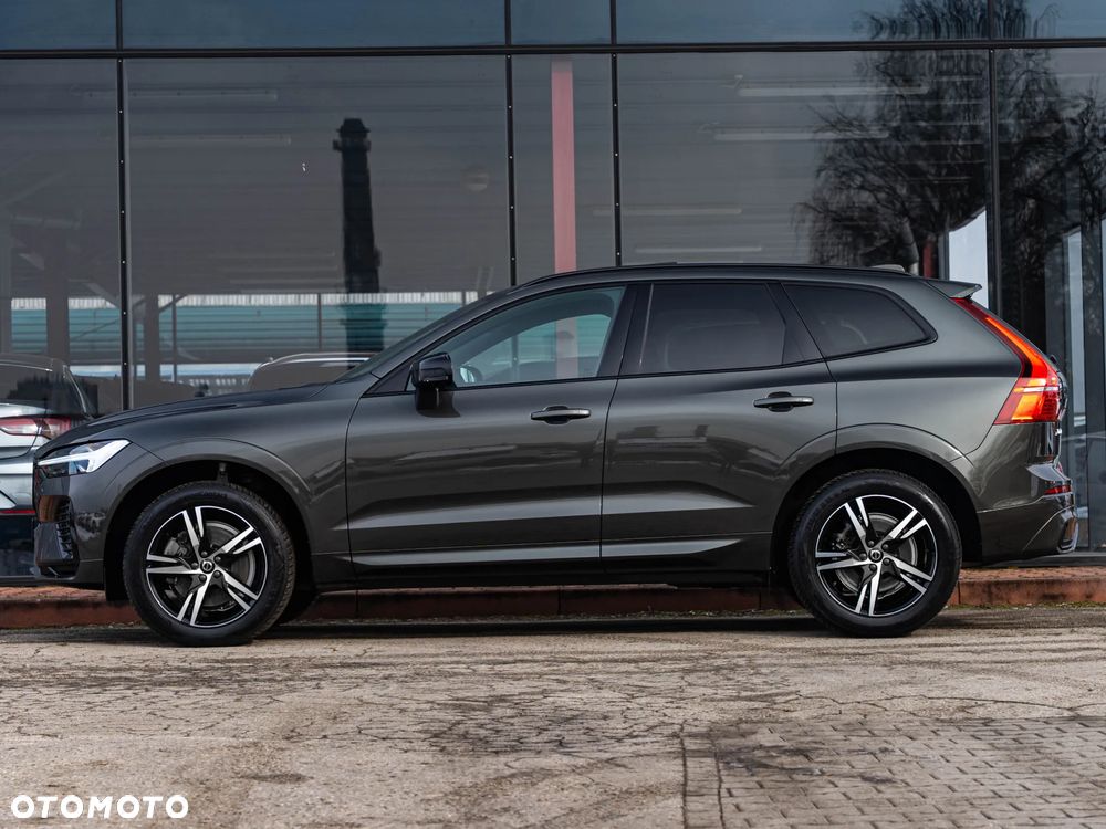 Volvo XC 60 B4 B Plus Dark - 18