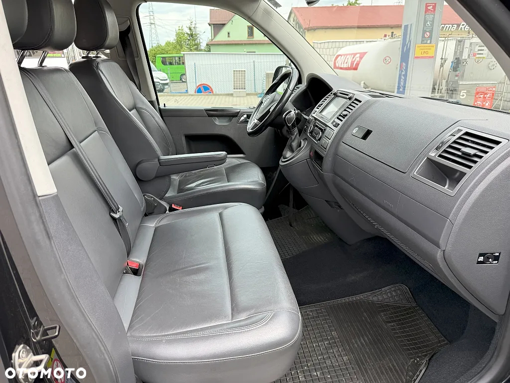 Volkswagen Caravelle - 7