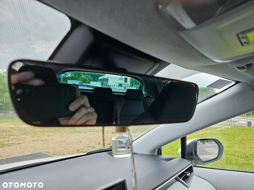 Toyota Corolla 1.8 Hybrid Comfort - 12