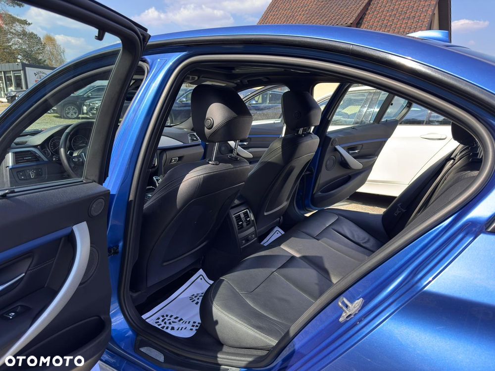 BMW Seria 3 328i xDrive Sport-Aut Sport Line - 18