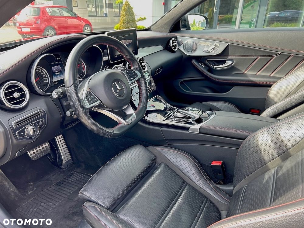 Mercedes-Benz Klasa C AMG 43 4Matic 9G-TRONIC - 23
