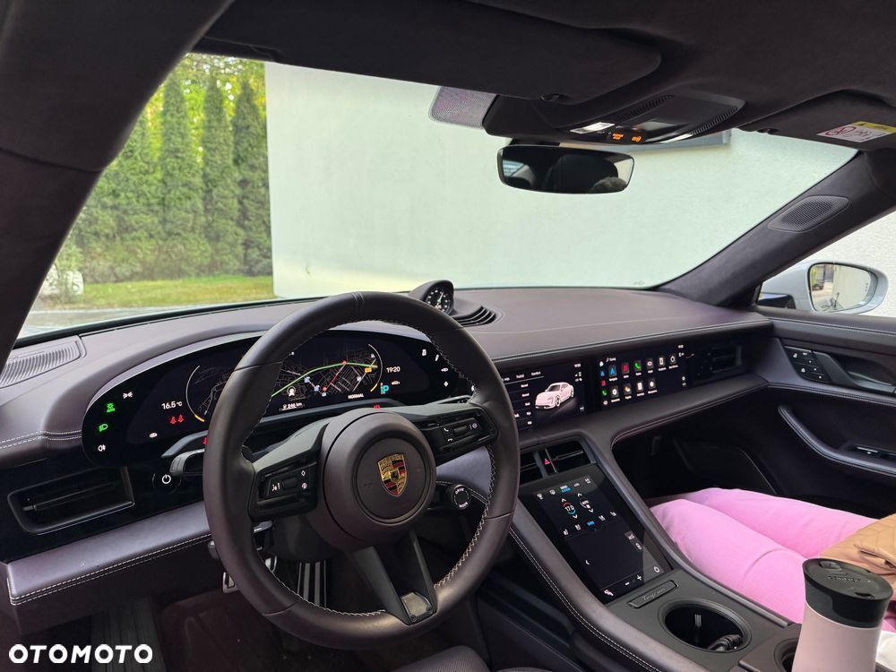 Porsche Taycan - 9