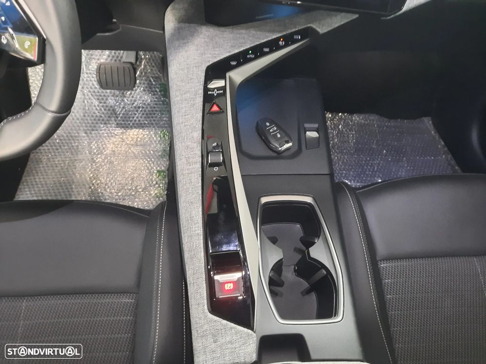 Peugeot 3008 1.2 Hybrid Allure Pack e-DCS6 - 27