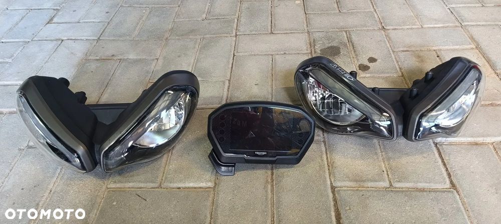 TRIUMPH STREET TRIPLE 765 RS  LICZNIK ZEGARY LAMPA REFLEKTOR