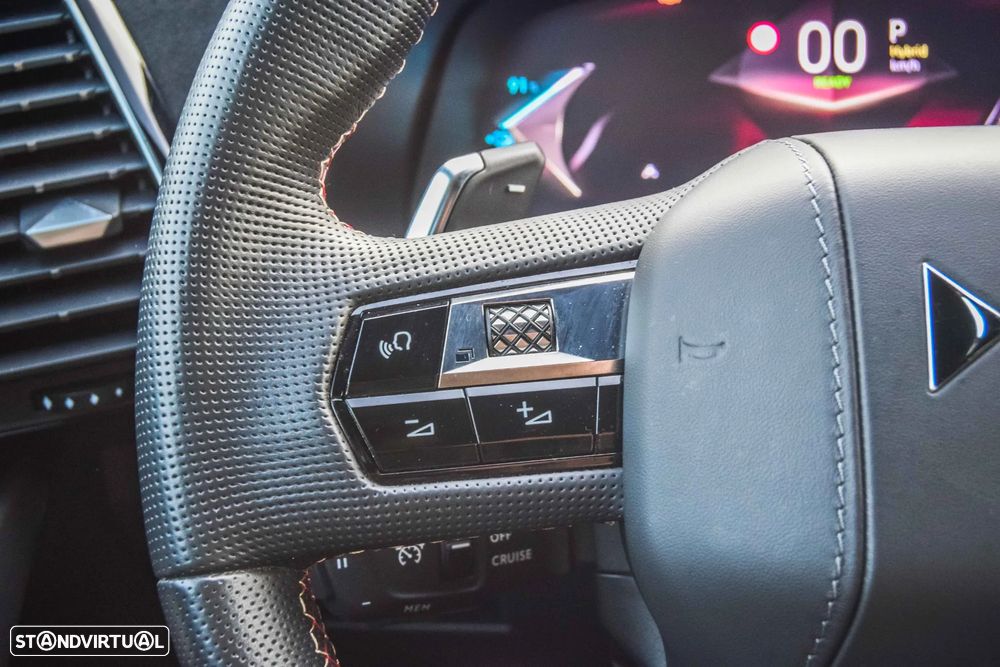 DS DS7 Crossback E-Tense Performance Line EAT8 - 32