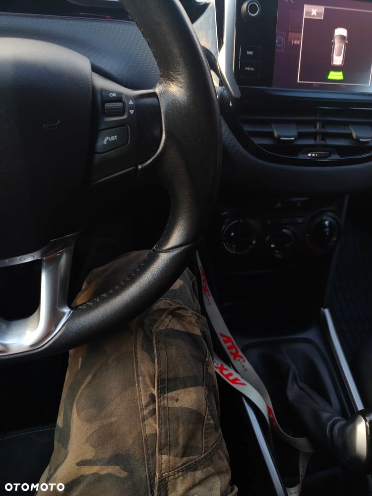 Peugeot 2008 - 12