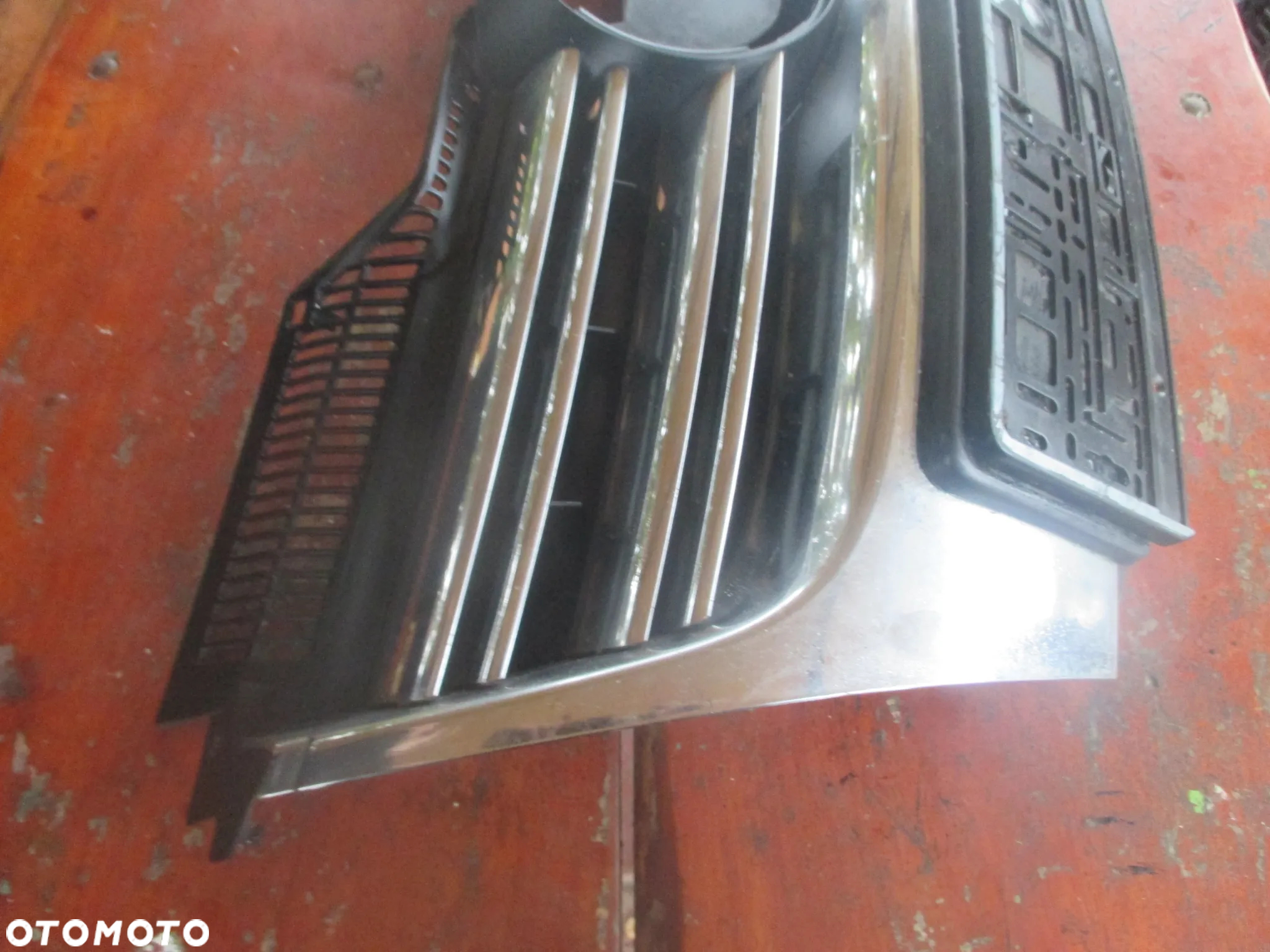 Atrapa grill Jetta Golf V 2008r 1K585365 - 5