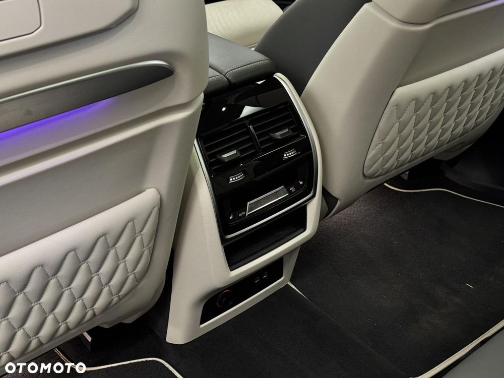 BMW X7 - 20