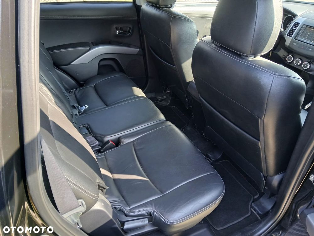 Mitsubishi Outlander - 22
