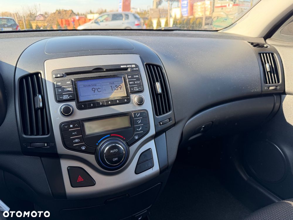 Hyundai i30 i30cw 1.6 CRDi Fifa World Cup Edition - 16