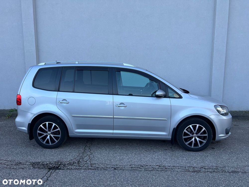 Volkswagen Touran 2.0 TDI DPF Highline DSG - 10