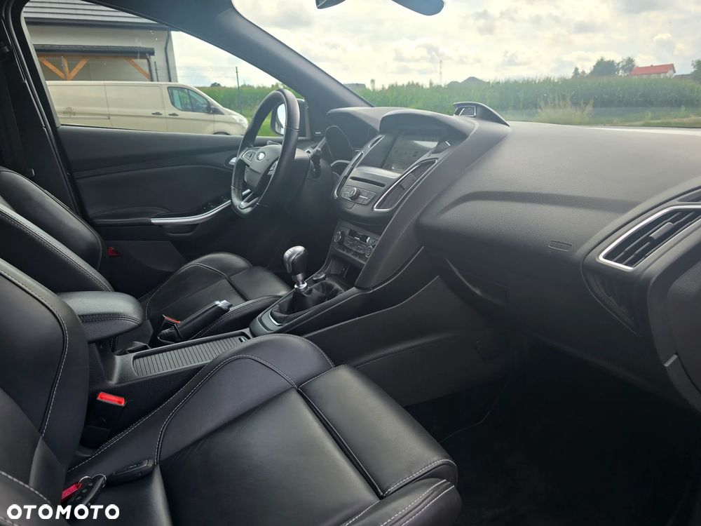 Ford Focus - 26