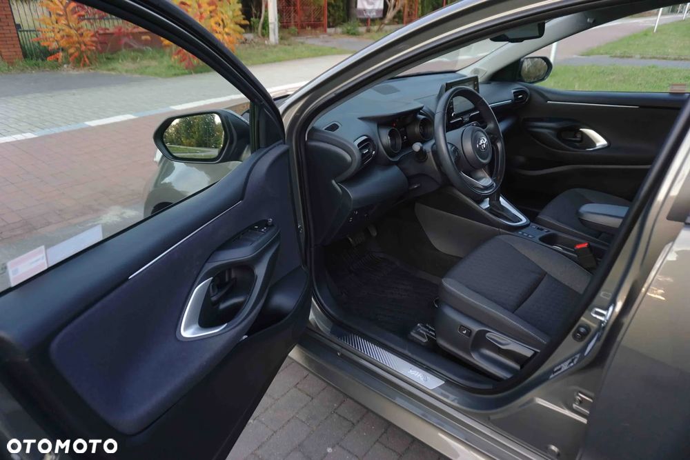 Toyota Yaris Hybrid 1.5 Style - 17