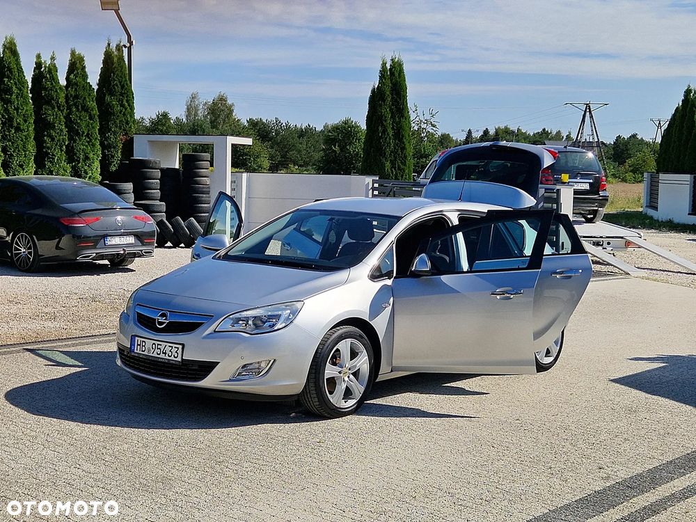 Opel Astra 1.4 Turbo 150 Jahre - 18