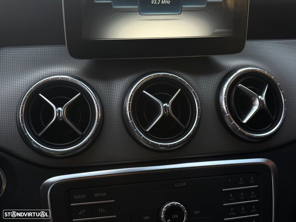 Mercedes-Benz CLA 180 d Shooting Brake Urban - 15