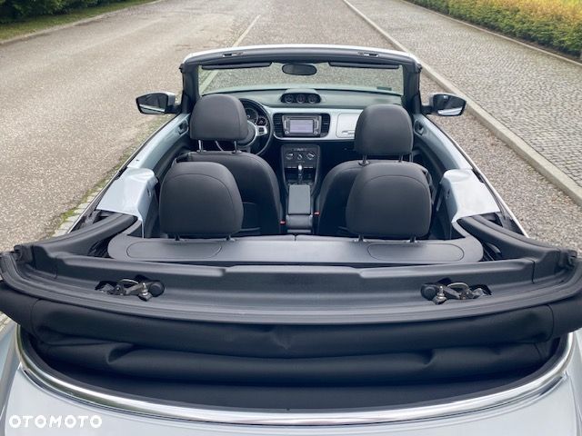 Volkswagen New Beetle - 27