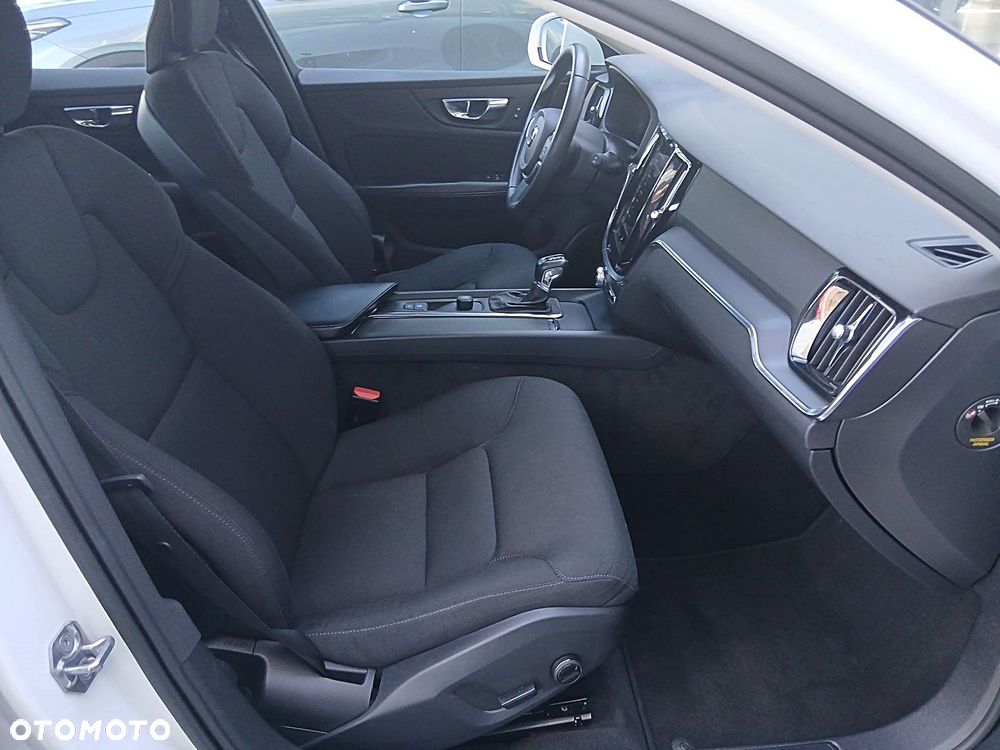 Volvo V60 T4 Momentum - 34